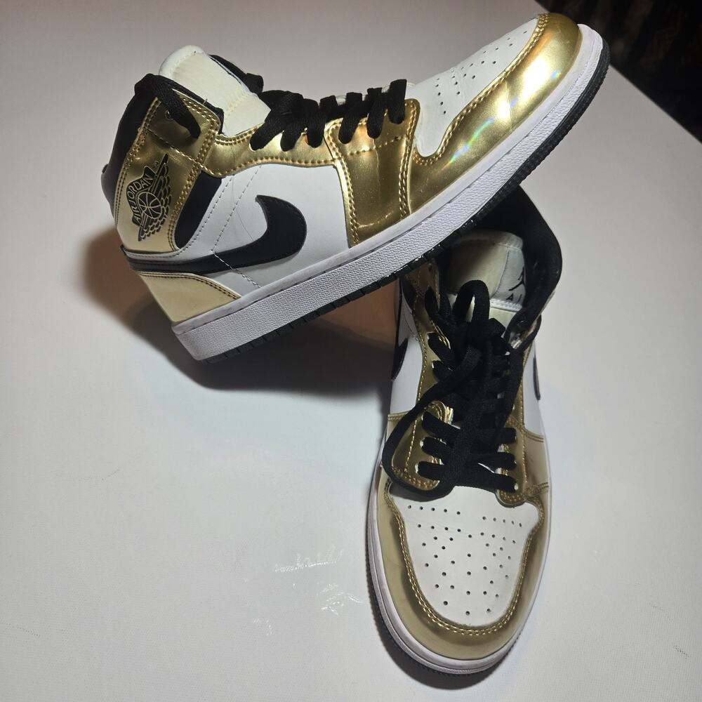 Jordan 1 Mid SE Metallic Gold Black White DC1419-700 Men's Size 8 2020 Retro AJ1